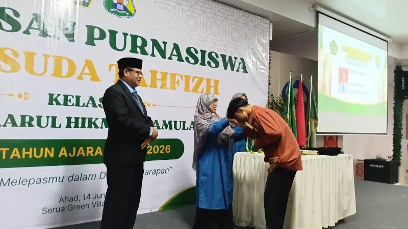 180 Siswa-siswi MTs Daarul Hikmah Pamulang Diwisuda, Kemenag Apresiasi Mutu Pendidikan