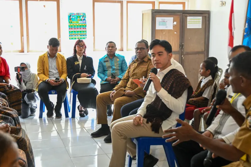Gibran Prioritaskan Revitalisasi Sekolah 3T Saat Tinjau Ende