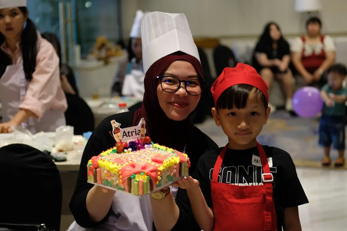 Atria Hotel Gading Serpong Hadirkan Keseruan Mom & Kids Cake Decoration Challenge “Colorful & Cheerful”