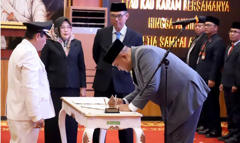 Bupati Bogor Perkuat Struktur Organisasi, 14 Pejabat Dilantik Demi Pelayanan Publik Prima
