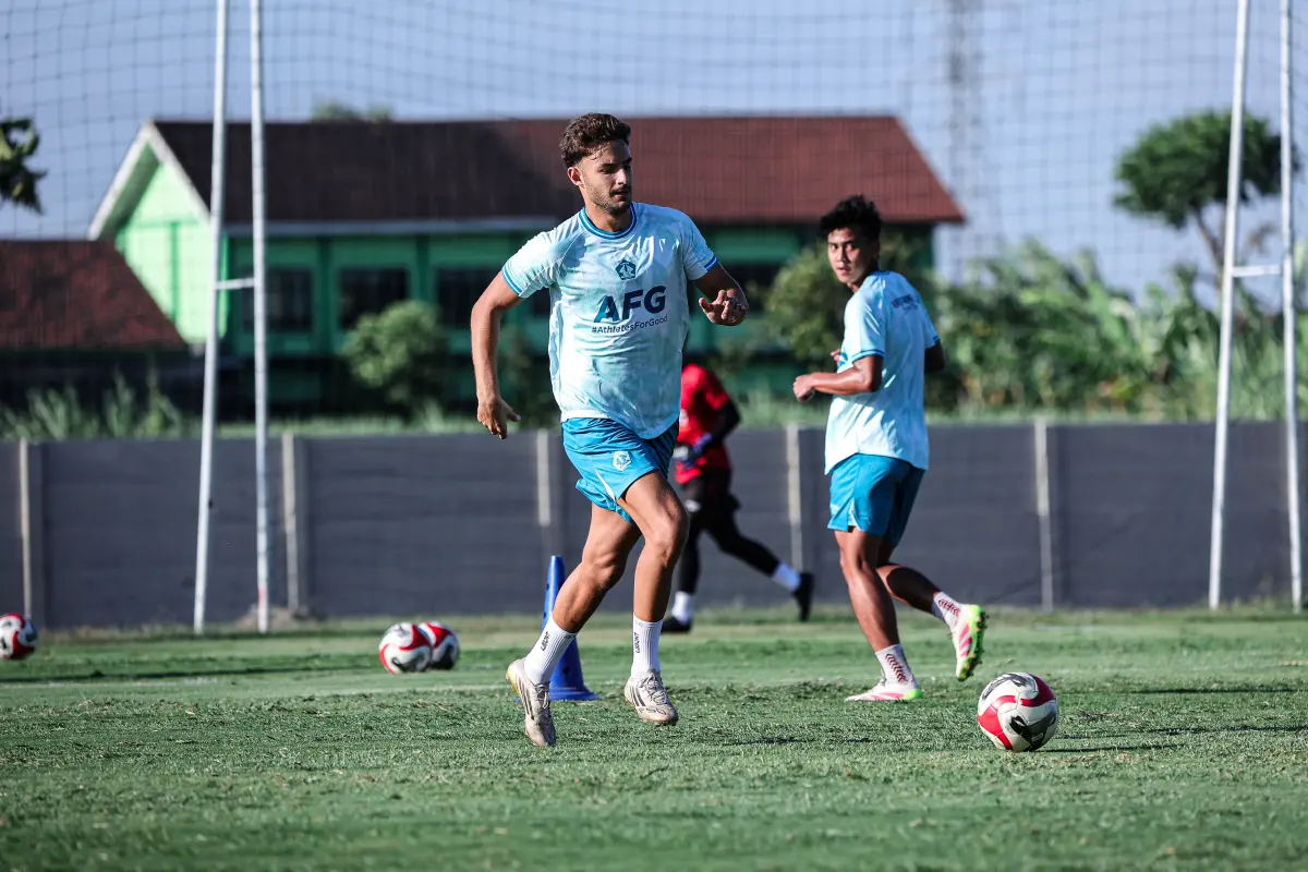 Marcos Reina Torres Fokus Bentuk Permainan Tim Persik Kediri