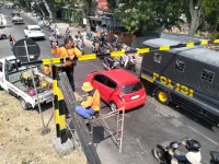 Minibus Hantam Portal KA di Nganjuk, KAI Ingatkan Batas Ketinggian