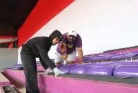 Ribuan Kursi Single Seat Mulai Dipasang di Stadion Brawijaya Kediri