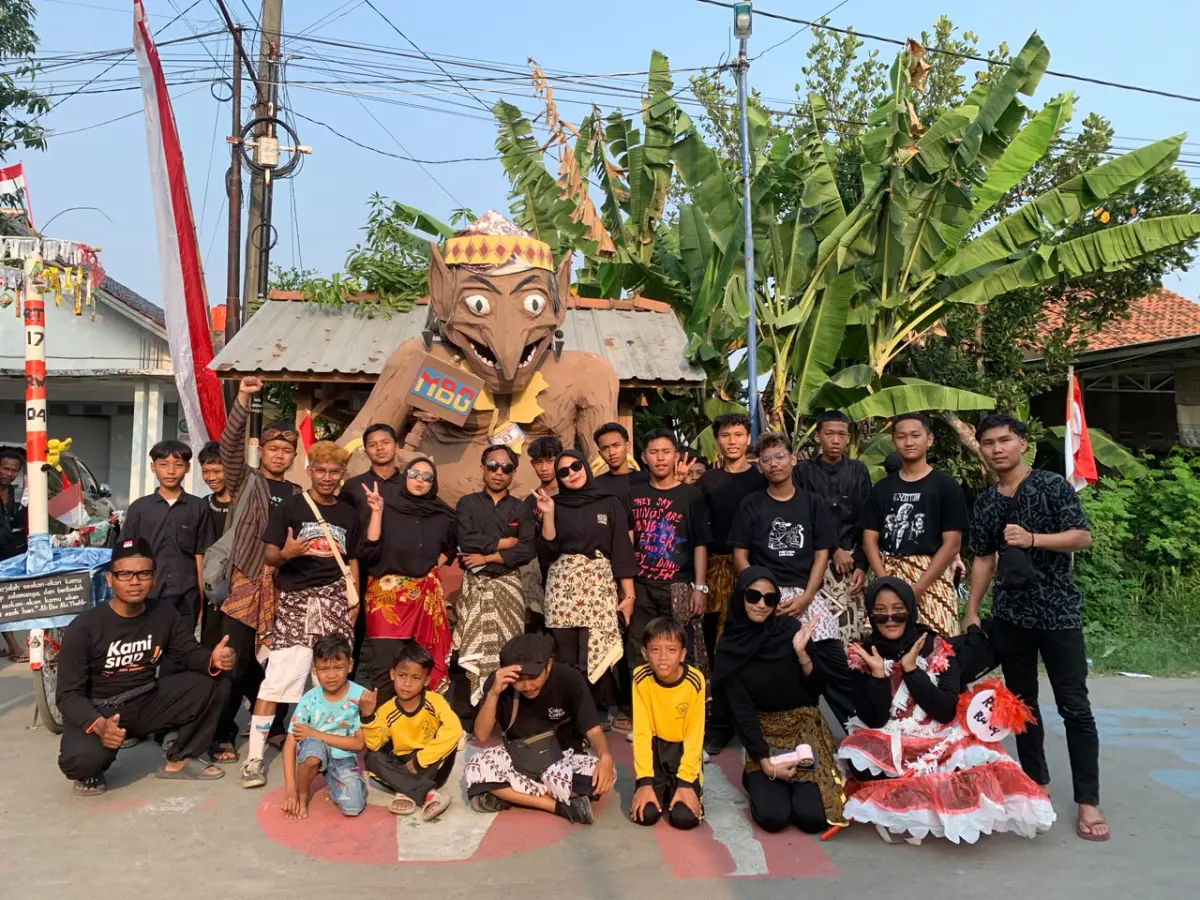 Pemuda Shruank Kabupaten Tegal Bawa Wayang Satir, Sindir Pemimpin di Karnaval HUT RI
