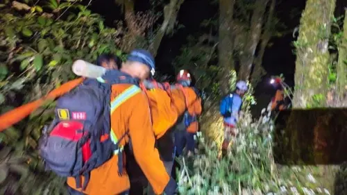 Remaja Sirampog Brebes Jatuh ke Kawah Gunung Slamet Berhasil Dievakuasi
