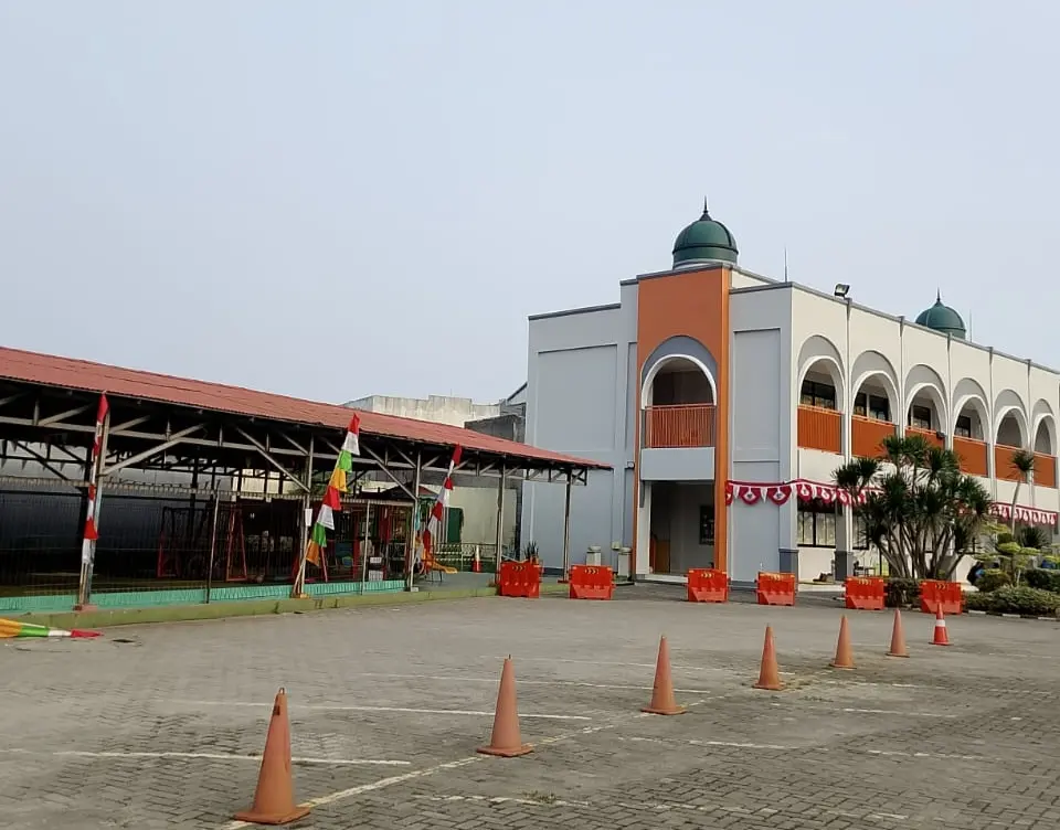 Penjelasan Pagar Kawat di TKIP dan SDIP Pamulang;  untuk Ciptakan Rasa Aman dan Nyaman Kegiatan KBM