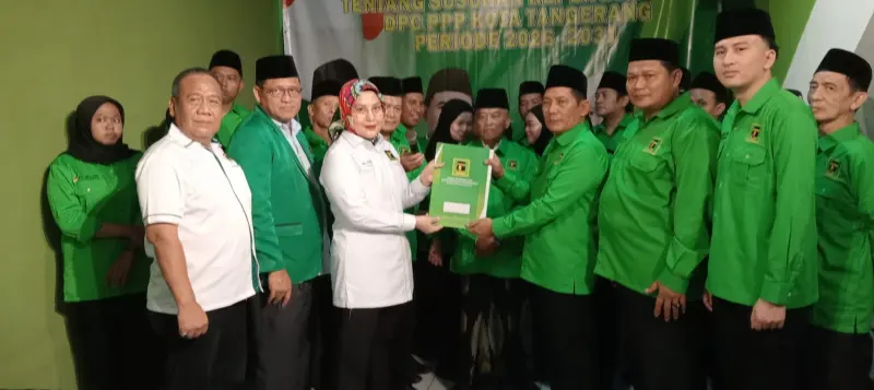 DPP Serahkan SK Kepengurusan DPC PPP Kota Tangerang