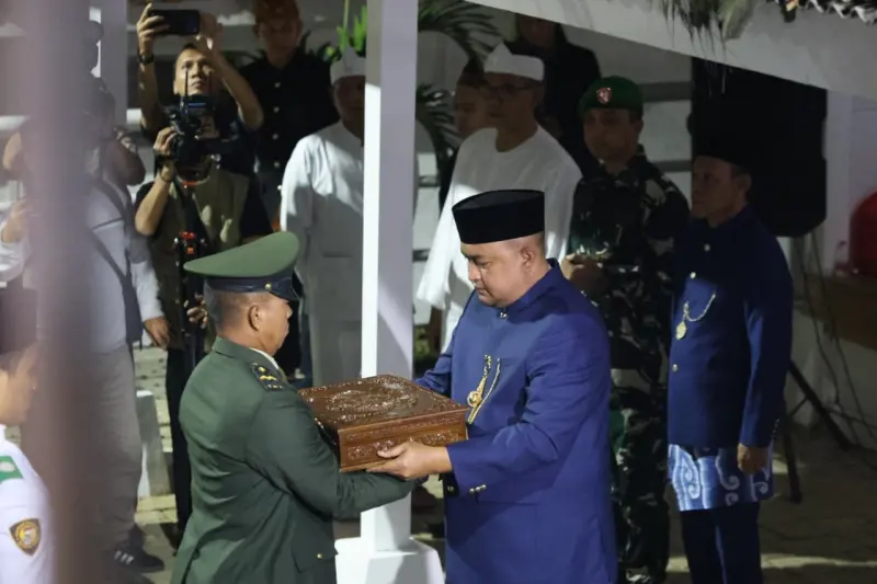 Bakesbangpol Kabupaten Bogor Perkuat Nilai Kebangsaan melalui Rangkaian Pengambilan dan Pengembalian Bendera Pusaka di Pendopo Malasari