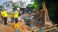 Wakil Walikota Tangsel  Pilar Saga Tinjau Pembangunan Turap di 3 Titik