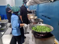 Menu Ompreng MBG Deni Pramuji Bikin Siswa Lahap, Dapur Lain Tak Dilirik