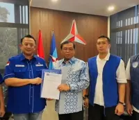 Terima SK dari AHY, Anton Sukartono Nahkodai Demokrat Jabar