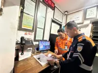 KAI Daop 7 Madiun Inspeksi Malam, Pastikan Keselamatan Perlintasan KA