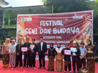 637 Siswa MI Assa’adatuddarain 1 Pamulang Pamer Budaya Nusantara
