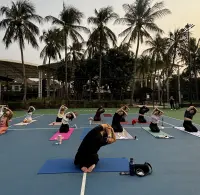 Sunset Yoga ARYADUTA Bikin Sehat, Segar dan Bugar