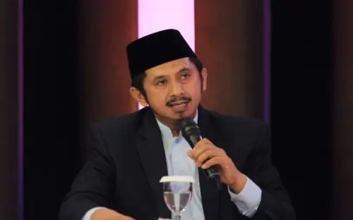 Ketua Satgas Covid-19 MUI: Ibadah Tetap di Rumah, Masjid Harus Jadi Teladan Kebaikan