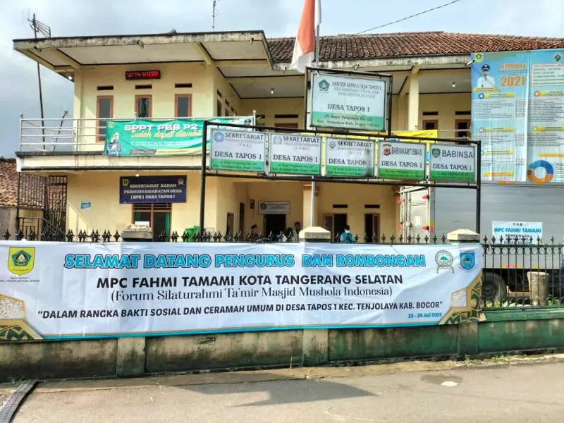 Warga Tenjolaya Senang,  Fahmi Tamami Tangsel Kirim Bantuan