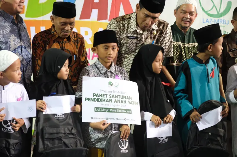 LAZ MRJ Salurkan 450  Santunan Pendidikan  Anak Yatim