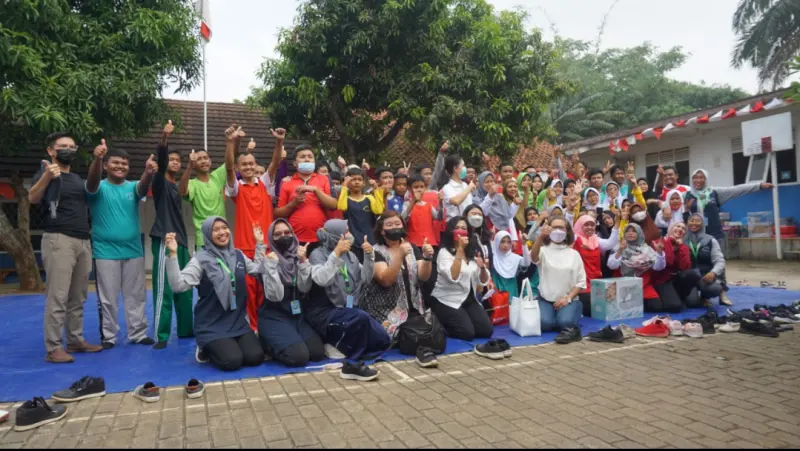 Sinar Mas Land Serahkan Bantuan Kepada Sekolah Khusus