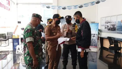 Tak Pasang Bendera Merah Putih, Pelaku Usaha di Ciputat Tangsel Dapat Teguran&nbsp;