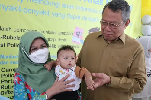Walikota Tangsel Benyamin Targetkan 100 Ribu Imunisasi