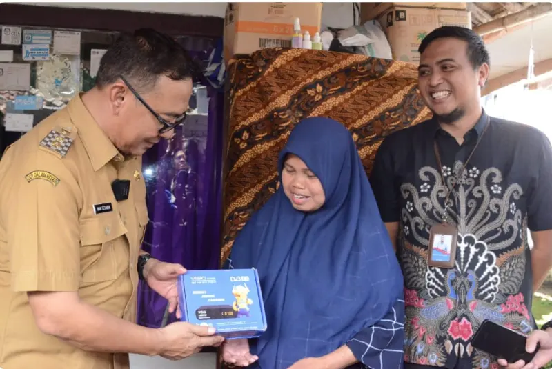 Warga Cijeruk Pemkab Bogor, Terima Penyaluran Set Top Box Gratis