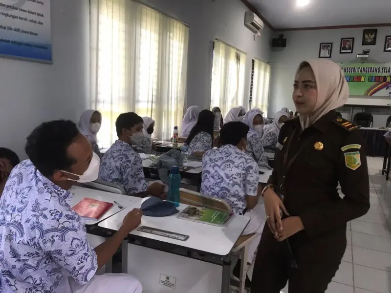Cegah Kenakalan Remaja, Kejari Tangsel Keliling Sekolah Beri Kesadaran Hukum
