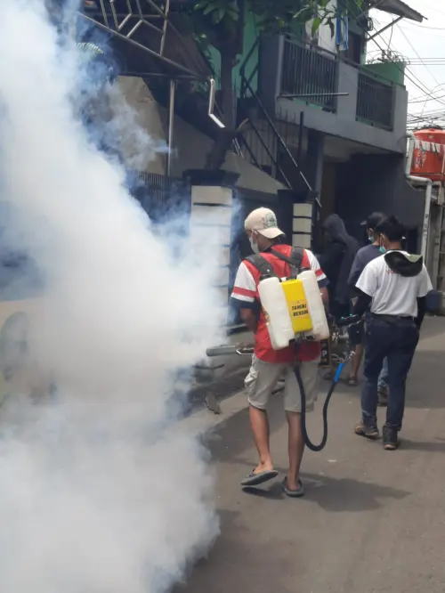 Begini Aksi  OKP Garem Putih Tangsel,  Cegah DBD Dengan Fogging