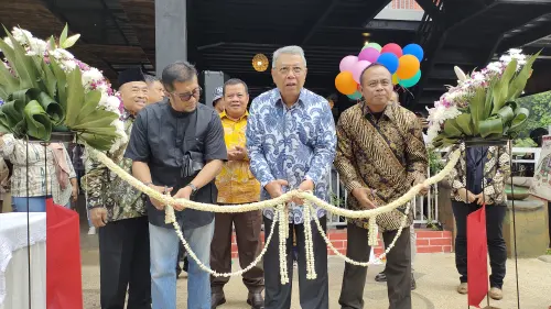 Pecinta Sambal, Wajib  Icip-icip di Omah Cabe, Ayam Mbledos Pedesnya Nampol