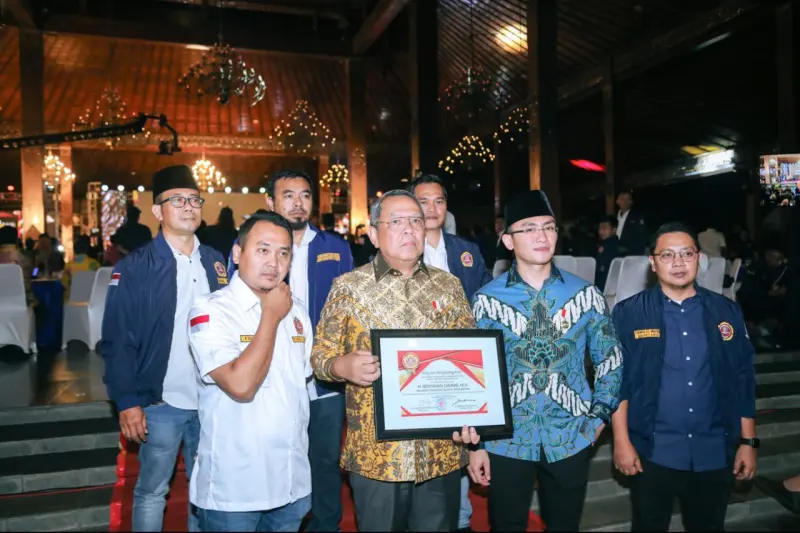 Benyamin Raih Penghargaan Satyalancana, Dukung Program Karang Taruna