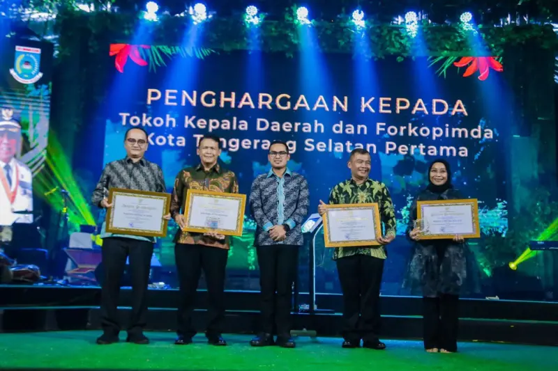 HUT ke-14 Kota Tangsel, Berikan Penghargaan ke Sejumlah Tokoh Saat Malam Inaugurasi