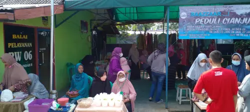 Peduli Cianjur, Bazaar Warga RW 06 Ciledug Indah I Ramai Dikunjungi Warga