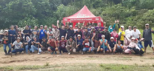 Belasan Organisasi, Tanam 1500 Pohon di Bantaran Sungai Cisadane