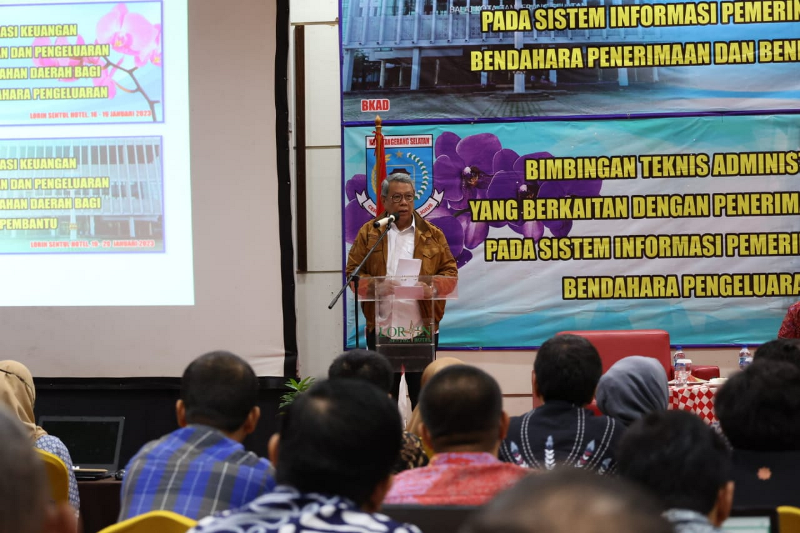 Hadir di Bimtek Administrasi Keuangan, Benyamin: Data dan Informasi Merupakan Kunci