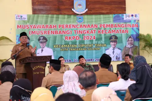 Benyamin Paparkan Rencana Pembangunan di Ciputat Timur