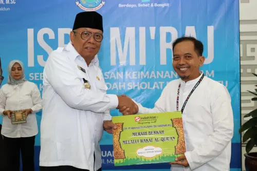 Peringati Isra Mi\'raj Nabi Muhammad SAW, IKPP Tangerang Wakafkan Ratusan Mushaf Al Quran