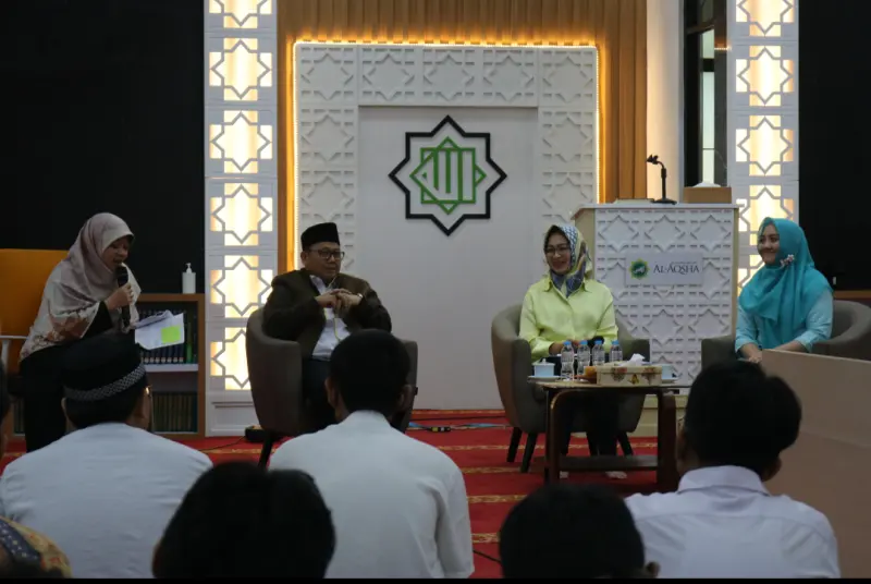 Ratusan Siswa Kagum Saat Airin Berbagi Jurus Sukses Di Masjid Al-Aqsha De Latinos