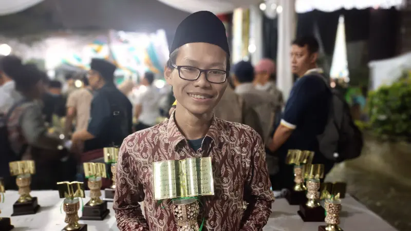 Tangkal Fenomena Flexing di Jagad Maya, Dengan Syukur-Tahadduts Bin Ni\'mah