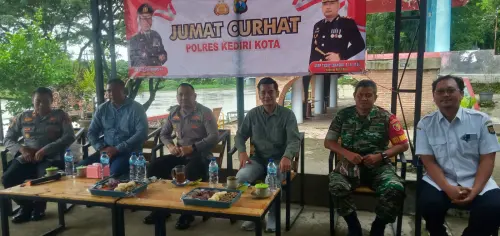 Warga Mojoroto Kediri Curhat Bareng Kapolres&nbsp;