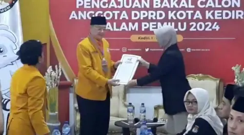 Partai Hanura Serahkan Berkas Pendaftaran ke KPU Kota Kediri