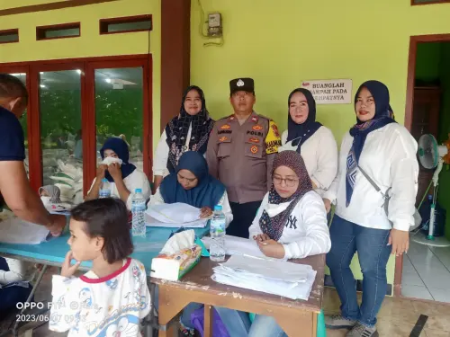1.292 Warga Kedaung Tangsel Terima Bantuan Beras 10 kg