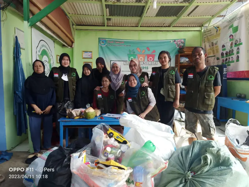 Dilaunching Februari, Bank Sampah RW 15 Kedaung Tangsel Nimbang yang Ke 5Â 