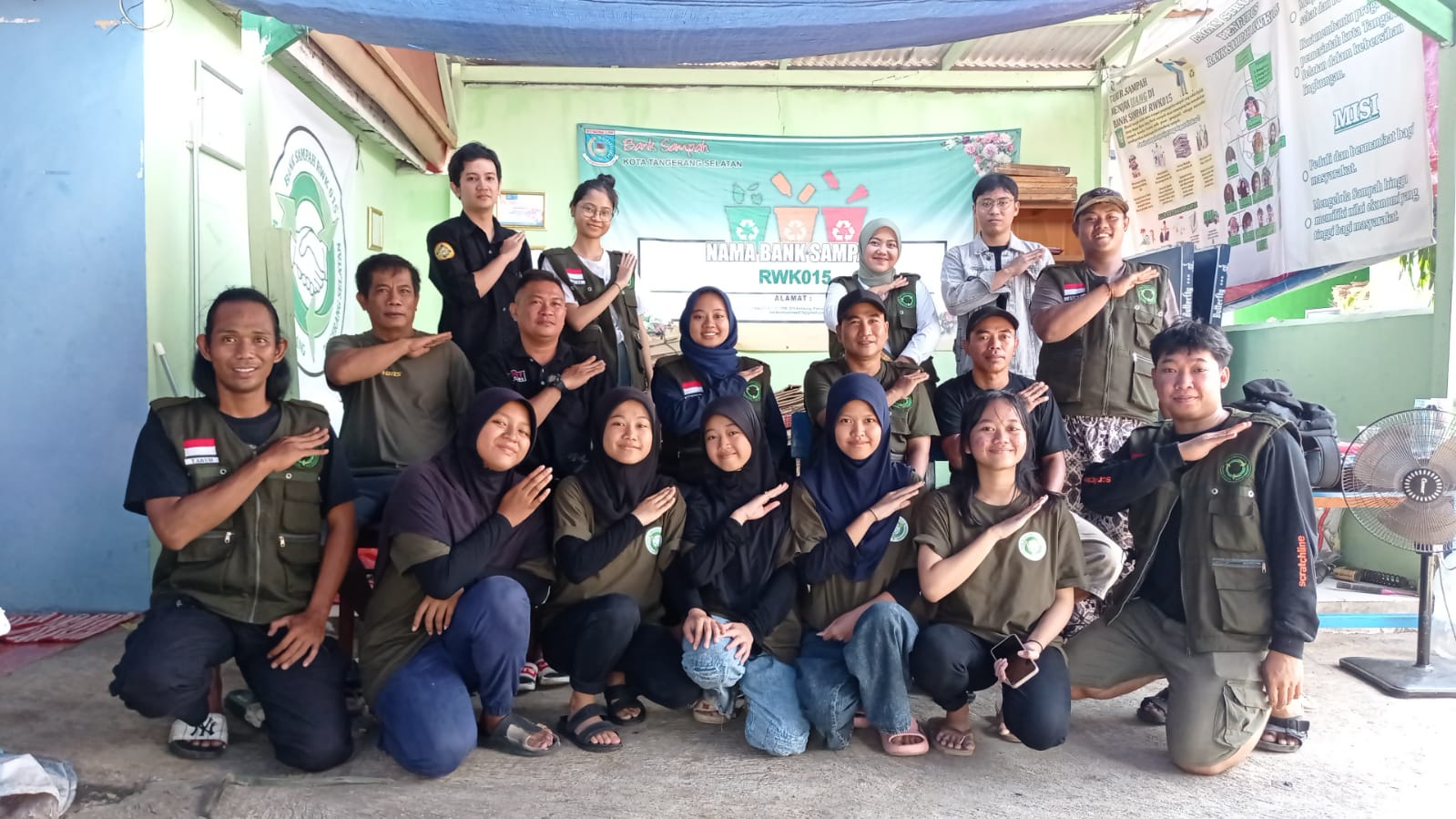 Ketua Tim Fasilitasi CSR Tangsel Kunjungi Bank Sampah RW 15 Kedaung