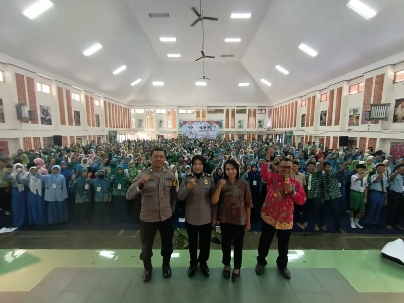 Polsek Mojoroto Edukasi Pelajar Taat Hukum Melalui MPLS Tingkat SMA