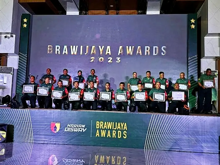 Sertu Abu Nur Arifin Raih Penghargaan Brawijaya Award 2023