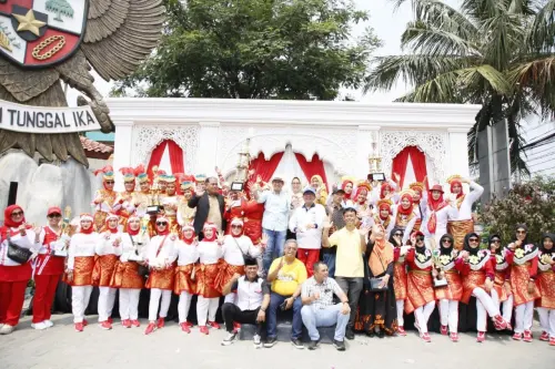 Hadiri Festival Dekorasi Pilar Lempar Pujian