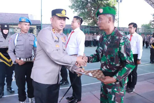 Polres Kediri Beri Penghargaan Serka Budi Kuswantoro