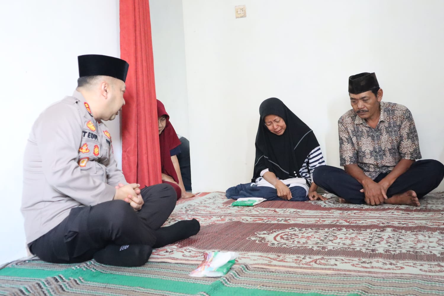Temui Keluarga Korban, Kapolres Kediri Kota Janji Buru Kasus Pengeroyokan