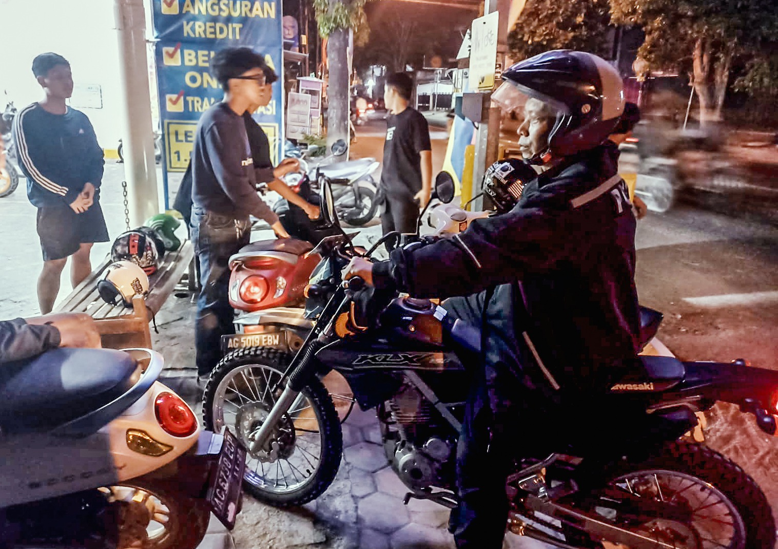 Antisipasi Kejahatan dan Gangguan Kamtibmas, Polsek Mojoroto Keliling Tengah Malam