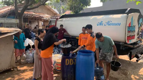 Aksi Kemanusiaan, GYD Salurkan Ribuan Liter Air Bersih di Keranggan Setu Tangsel