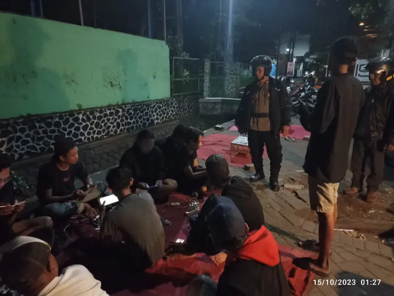 Cegah Aksi Kriminalitas dan Gangguan Kamtibmas, Polsek Mojoroto Rutin Patroli Dini Hari